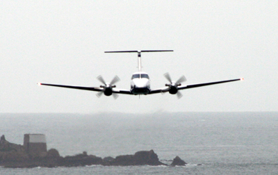 On approach over Havre des Pas