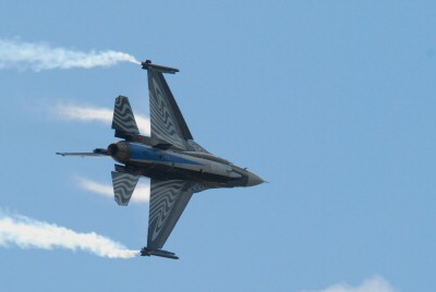 F-16 (1)
