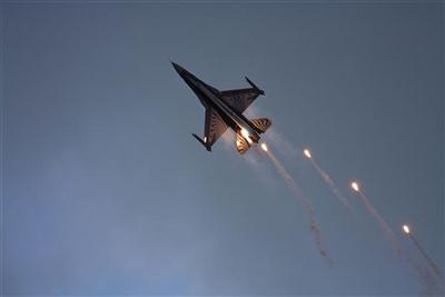 F16 anti missile protection