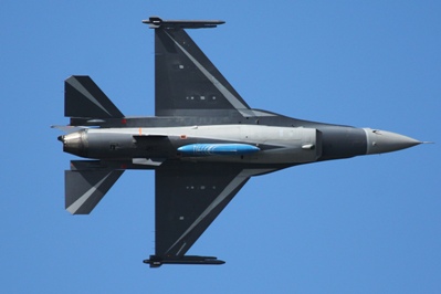 f-16 follow the leader